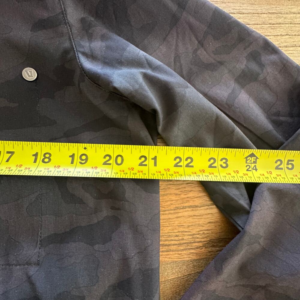 Vuori Black Camo Women's Windbreaker - Size M - Picture 5 of 6